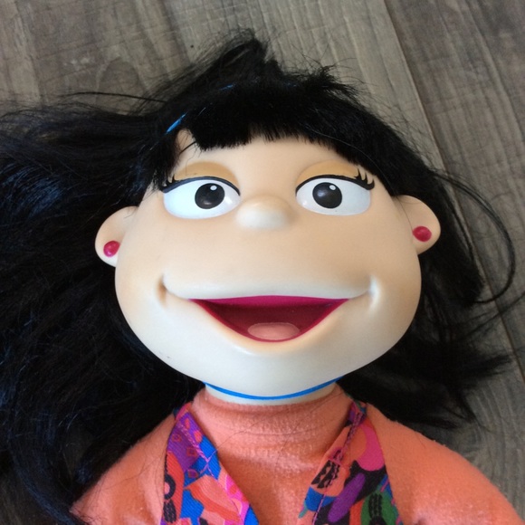 LOT 4 VTG 90s The Puzzle Place Plush Vinyl Dolls
14” tall
Kiki Leon Julie Ben - Picture 9 of 10